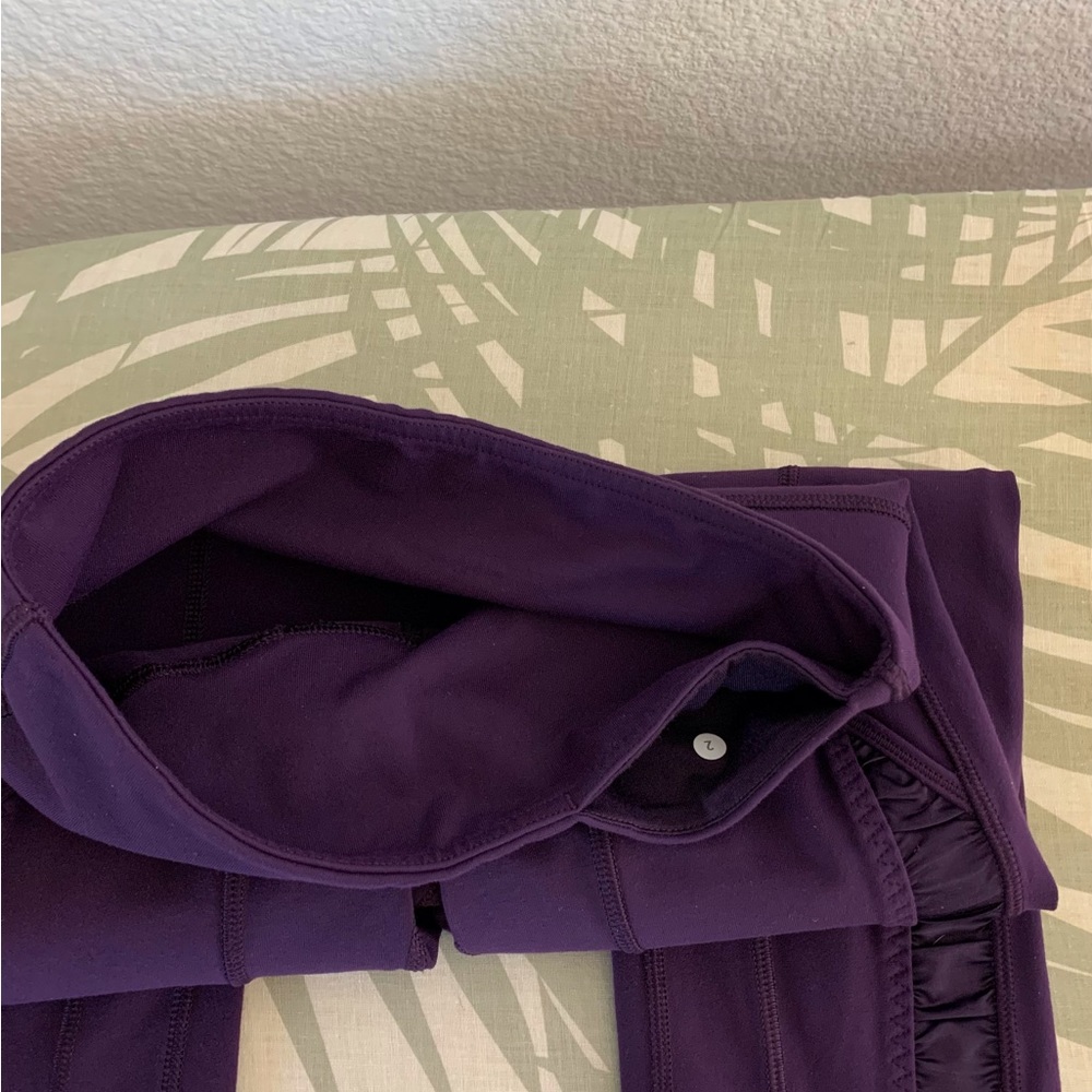 Lululemon Purple Side Gathered Satin Detail Leggings Sz 2 - Picture 7 of 13
